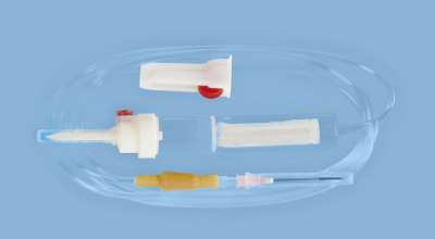Система для вливаний гемотрансфузионная для крови с пластиковой иглой — 20 шт/уп купить оптом в Балашихе